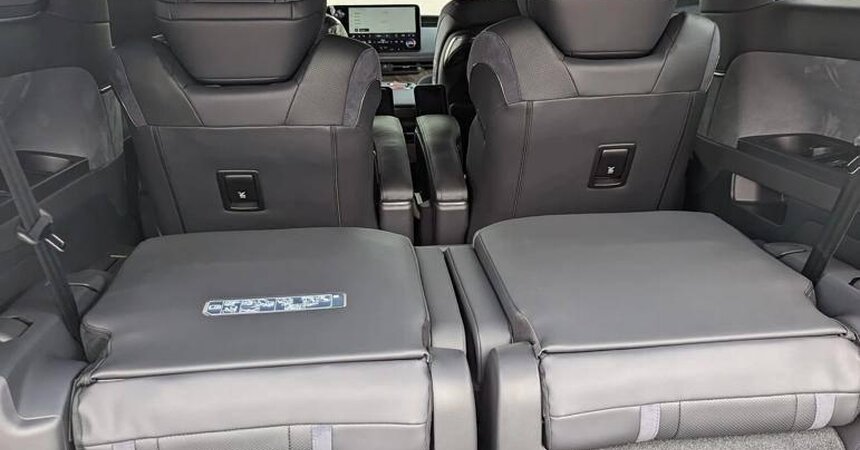 LEXUS LM350 2024