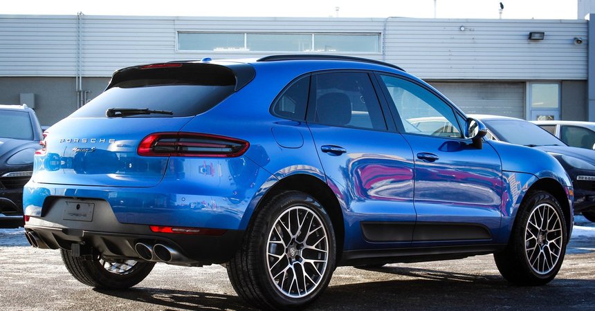 PORSCHE MACAN