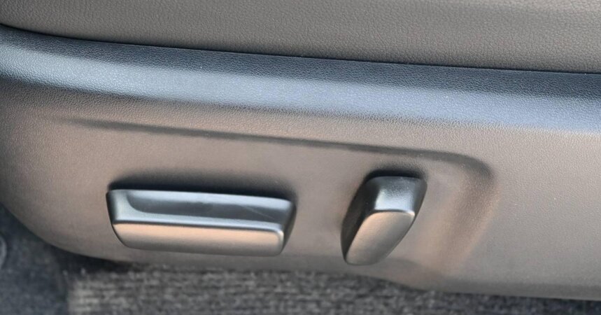 TOYOTA HILUX GR 4.0L PETROL
