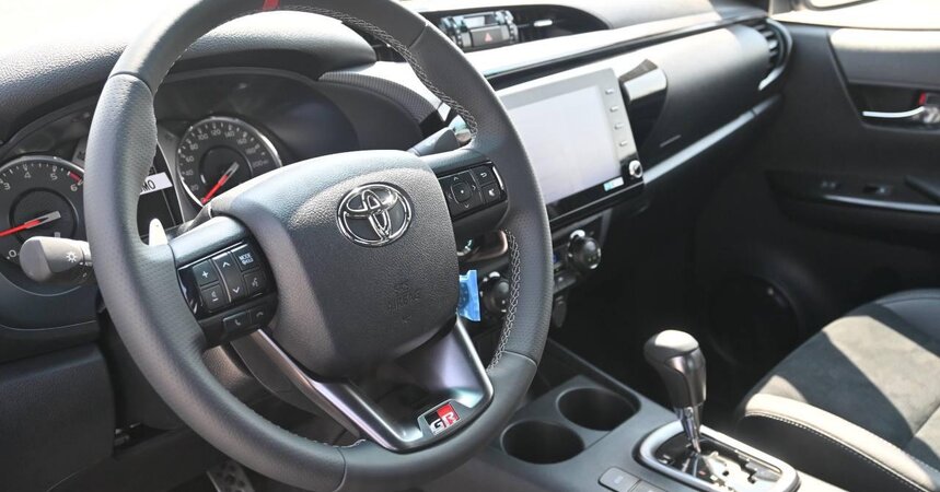 TOYOTA HILUX GR 4.0L PETROL