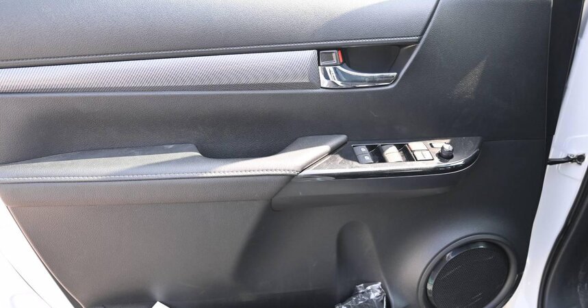 TOYOTA HILUX GR 4.0L PETROL