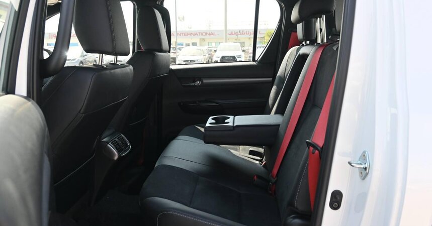 TOYOTA HILUX GR 4.0L PETROL
