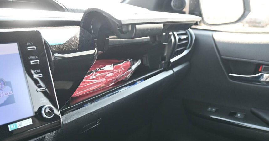 TOYOTA HILUX GR 4.0L PETROL