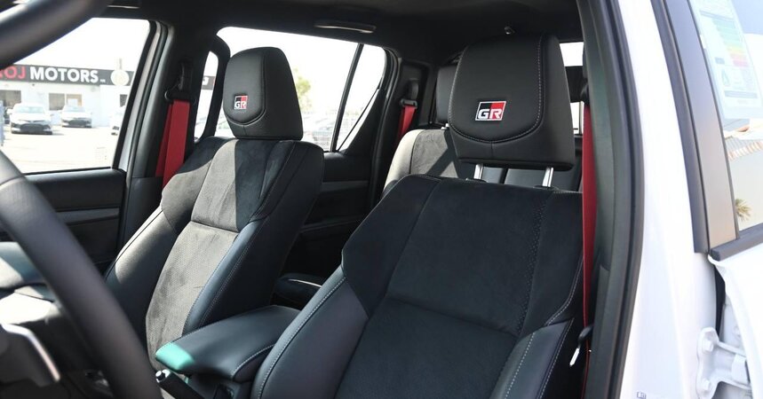 TOYOTA HILUX GR 4.0L PETROL