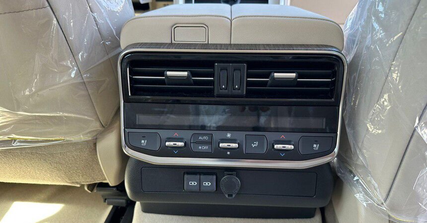 TOYOTA LAND CRUISER LC 300 VXR 4.0 