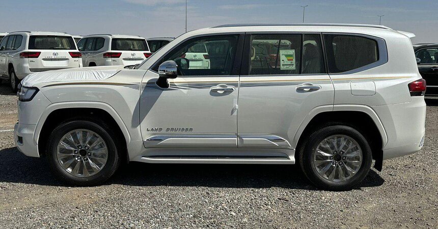 TOYOTA LAND CRUISER LC300 VXR 4.0 