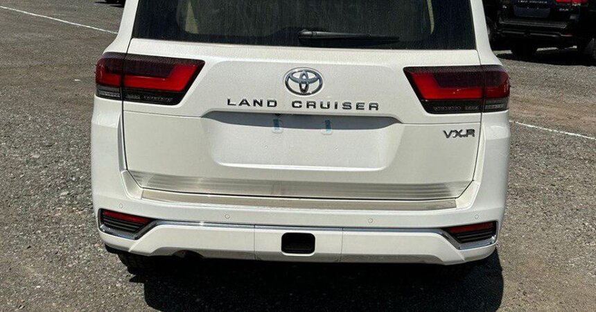 TOYOTA LAND CRUISER LC300 VXR 4.0 