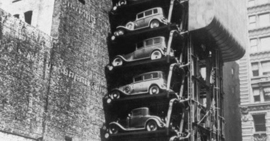 Многоэтажная стоянка автомобилей. Чикаго. США. 1936 год.